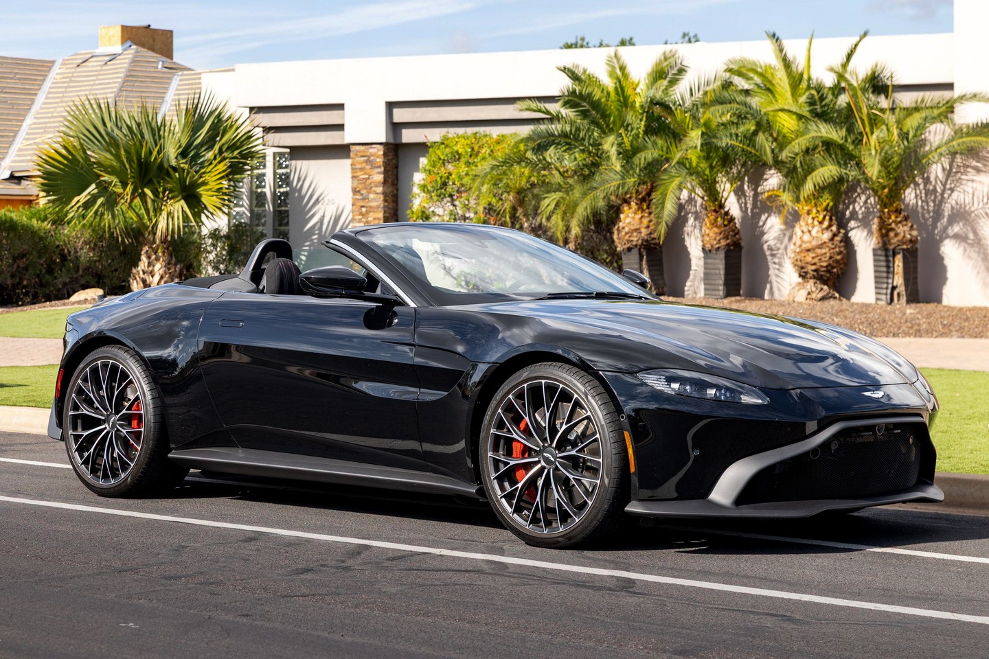 ✅ Twin Turbo V8
✅ Open sky
✅ Ultimate Grand Tourer

This 2023 Vantage Roadster, showing merely 5,200 miles, combines a 503-horsepower twin-turbocharged V8 with everything that defines Aston Martin: hand-built British luxury, electrifying performance, and design that never dates.

Live now on @carsandbids!
