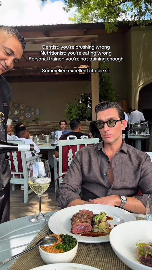 The confirmation I needed 🍷 

@graff @delairegraff #Stellenbosch

Outfit details:
Shirt: @lucafaloni 
Glasses: @dood.eyewear 
Watch: @bellrosswatches 
Trousers: @suitsupply