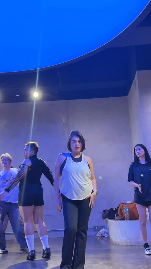Just casually burned 700 calories 🥵

Choreo by @iamlloydzaragoza 
@zerostudioph