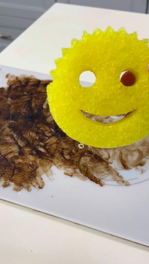 New Year... New Sponge? 🧽🧼🫧 

Tap the link in our bio to shop @scrubdaddy and start scrubbing away last year’s mess! 😉