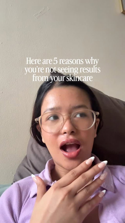 Here are 5 very real reasons your skincare isn’t working (and no, it’s not because you “haven’t found the right product”):
1️⃣ You’re layering like it’s a buffet. Just because TikTok says 7 steps doesn’t mean your skin agreed. Overloading = confused, irritated skin.
2️⃣ Your cleanser is quietly sabotaging you. If your face feels tight after washing, congrats—you’ve already lost the plot.
3️⃣ Your Night time skincare routine is too early- I believe the best time to use actives and targeted products is your PM routine but most of us do our skincare routine 20-30 minutes before bed and that’s not helping us at all! It’s suggested that you do your skincare routine at least 1 hour before bed. 
4️⃣ You expect glow in 3 business days. Skin cycles don’t care about your impatience. Consistency > panic buying.
5️⃣ You treat skincare like aesthetics, not skin health. Cute shelf, zero barrier repair. Priorities, babe.

If this felt a little too specific… follow me. Your skin will thank you later💗