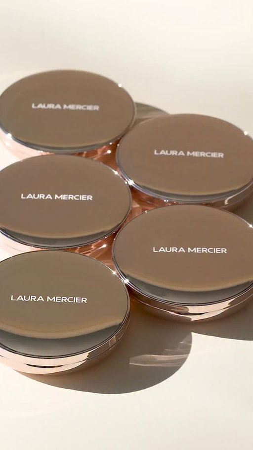 Meet Tinted Blur Balm

A peptide-infused, transformative balm-to-powder skin tint designed to smooth skin instantly with a natural matte finish. 

Coming soon to @sephora, @ultabeauty, @cultbeauty, and LauraMercier.com.