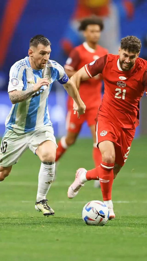 What playing against Messi is REALLY like... 🤯