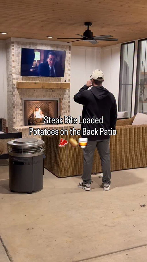 Steak bite loaded potatoes with a zesty steak sauce on the back patio #vlog #cookingvlog #outdoorcooking #blackstone #backpatio