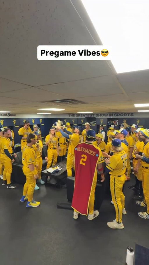 First scrimmage of the season calls for the ultimate vibes🤷‍♂️

#savannahbananas #bananaball #dance