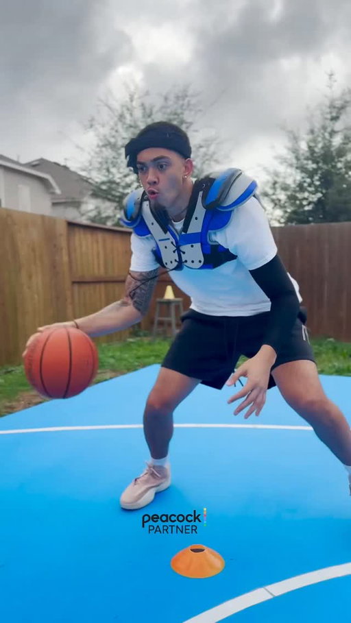 #PeacockPartner ❄ You don’t have to be a pro to watch pros… all you need is @peacock 
Legendary February/Feb 6–22nd/ Winter Olympics Super Bowl 🏈 All-Star Weekend 🏀🔥
Stream to the craziest sports month EVER on Peacock!