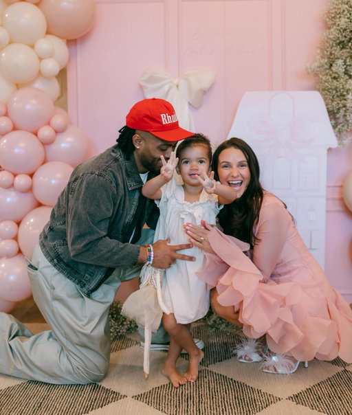 Beckhams Dollhouse Birthday 🥹🩰

Our baby girl is 3. Such a blessing to raise such a special girl, we love you so much Beckham Honey!