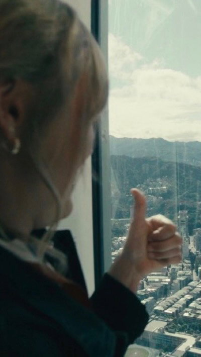 In a surreal moment, Alex Honnold checks in with his wife Sanni at the 60th floor of Taipei 101. #SkyscraperLIVE