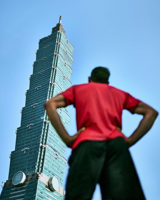 1,667 feet of climbing. Taipei 101.

Confident in his skills, we all watched on edge while @alexhonnold completed his free solo of the colossal skyscraper—and was business as usual from start to finish.

What seemed like an audacious dream is now another unprecedented accomplishment in the books. Congratulations, Alex!

Images courtesy of @netflix @netflixsports 

#NeverStopExploring
