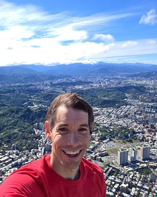 Alex Honnold’s selfies from the top of Taipei 101 after his historic free solo #SkyscraperLIVE