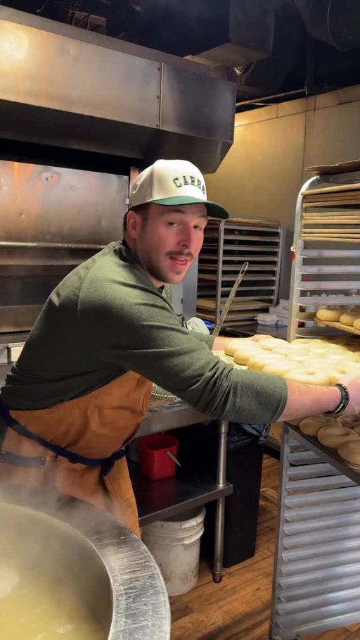 This is how you make the PERFECT Jersey bagel! 🥯