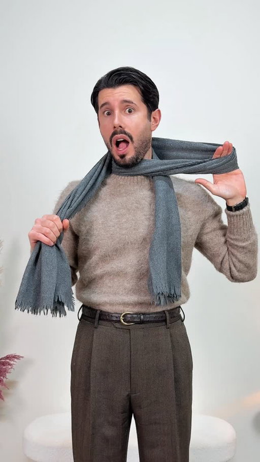 How to wear a scarf 🧣 like and save for later!
 
 
 
#scarf #scarfstyle #scarfhack #scarftie #menswear