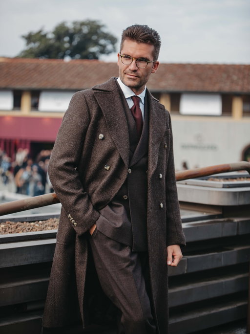 Werbung | Outfit von Pitti Uomo 109 Tag 2! Jetzt noch 50% sparen bei @sirofsweden mit meinem Rabatt AUFMICH . Ihr habt damit einen „early access“ zum Sale, sodass ihr kumulativ 50% auf eure Bestellung spart 🔥
www.sir.se  #pittiuomo #menswear #suit 

🎥 by @sirofsweden