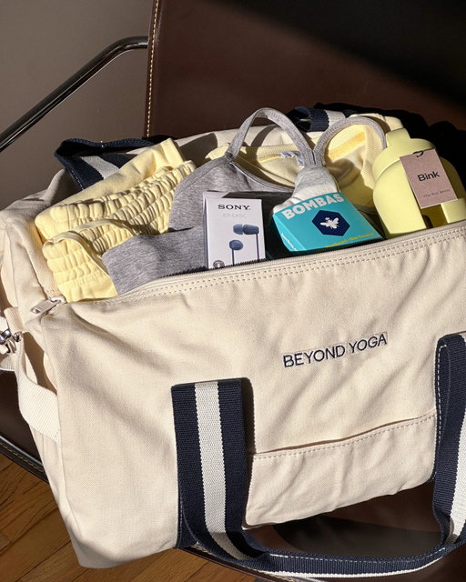 BEYOND YOGA RETRO GYM GIVEAWAY 🤸‍♂️

To celebrate the launch of our Retro Gym Capsule, we’re giving two of you a gym bag full of essentials to elevate your workout. 

Two winners will receive:
🤸‍♂️ A Spacedye & Luxefleece set from the collection 
🤸‍♂️ Bombas socks
🤸‍♂️ Sony headphones
🤸‍♂️ Bink Mini Bottle
🤸‍♂️ Lands End gym bag

Here’s how to enter:
✨ Follow @beyondyoga
✨ Like this post
✨ Tag a friend in the comments

Giveaway ends 2/1/2025 at 11:59 PM EST. Two winners will be randomly selected and notified via DM from the @beyondyoga Instagram account. Open to US residents only. Must be 18 or older to win. No purchase necessary. Prize is not redeemable for cash. This promotion is in no way sponsored, endorsed, administered by, or associated with Instagram. Full terms and conditions available on beyondyoga.com.