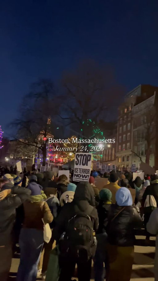 Boston showed up in 7° weather last night and chanted “we’re not cold, we’re not afraid, MN taught us to be brave” after another life was lost in Minneapolis. Rest in peace, Alex Jeffrey Pretti.

🎥 @rob7908