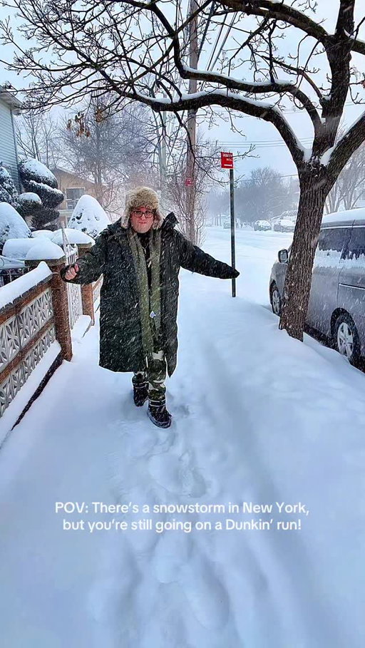 It’s snowing in New York, but I’m still getting an iced coffee ❄️☕️ @dunkin 

#snowstorm #newyork #dunkin #icedcoffee #snow