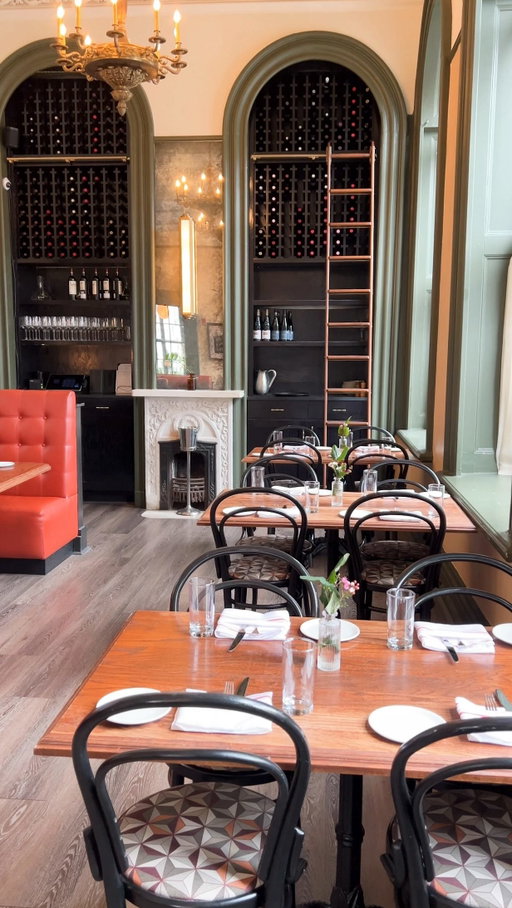 A Charleston brunch you won’t stop thinking about ☕️

From the oysters on ice to the decadent pastries @brasserie_la_banque knows how to do brunch right!🦪

If you’re looking for an elegant and elevated way to start your weekend, truly look no further✨

What we LOVED:
🥐 the croissant au chocolat
🍪 the cookie butter supreme croissant 
🐟 the smoked fish rillette
🦪 the perfectly curated oysters topped with caviar 
🥩 the steak and eggs with the most crispy potatoes 
🍞 the apple french toast

No copyright intended 🎧
Audio used for creative and entertainment purposes only.
All rights belong to the original creator.