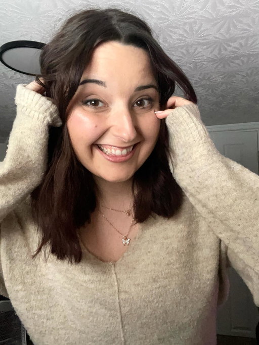 Live, love, sweaters 🤍