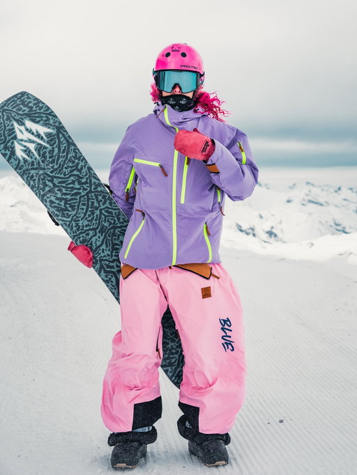 If you look good you feel good, you feel good you play good, you play good they pay good ⚔️⚡️🏆💸
-
HYPED to officially announce I’m joining the Snow Shepherd team this year 🐑 🗡️ If you see this fresh pink kit fly by on the hill, you know who it is 😈
-
Val Thorens comp popping off tomorrow at 12:30 CST. My knee might not be feeling as fresh as this Snow Shepherd gear, but I still got a show planned for y’all 📸
-
Snaps by @ethanherman @pangeacollective_ 
#snowshepherdgloves #realoneswearpink #HomeOfFreeride