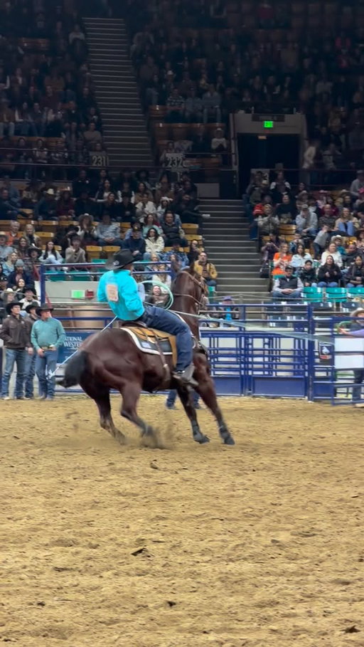 Tanner Tomlinson and Coleby Payne just tied the arena record at the National Western!! 🚨
Being the last team out, the duo knew they needed to be quick and they were just that. With a 3.5 second run, they are your 2026 Team Roping Champs! 👊