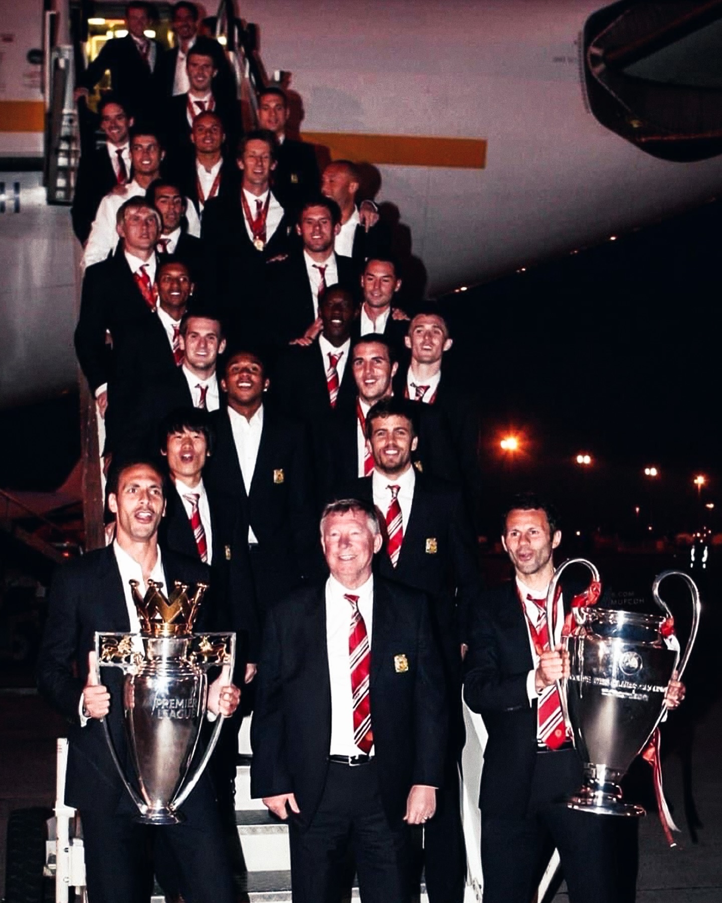 Late night finds… 2007-09 Manchester United… 😮‍💨

Prime Manchester United. Perhaps the peak of Fergi ball. Champions League winners. Premier League winners. Ronaldo and Rooney up top. Rio and Vidic at the back. This team was unbeatable. Record breakers. Three PL titles in a row. The first to do it. That 2007/08 season will go down in history. They don’t make teams like Prime United anymore 🤌🏽