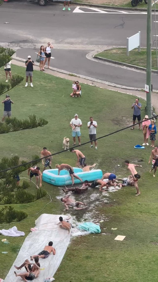 AUSSIE TRADITION 🇦🇺🦘😂

Slip n slide king @brett.daley.63 

🤳 @nicolekdaley @swdaley
