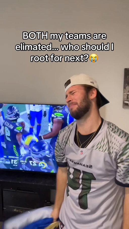 HOW DID POVERTY SEAHAWKS BEAT MY RAMS…

If viewing, follow @tinyy.tino 

#nfl #nflplayoffs #seattleseahawks #comedy