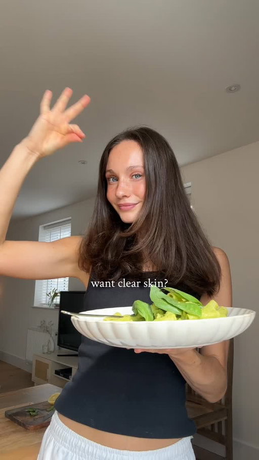 clear skin comes from within 💚 

I cleared my hormonal acne through eating a wholefood based diet and managing my stress. follow me for more skin friendly tips & recipes ✨

#acne #healingacne #skincare #eatyourskincare #healthyfood