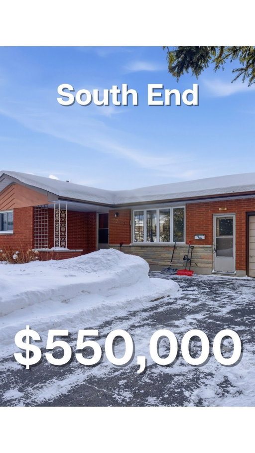 #JUSTLISTED 🎥 SPACIOUS SOUTH END HOME ON A DEEP LOT 😍

📍2737 Rockwood Dr, Sudbury
🏷️$550,000
🛏️3 Bedrooms
🛁2 Bathrooms
⁣
⏩ Tour our team’s newest listing situated in the heart of Sudbury's south end! Situated walking distance to schools and parks, this home screams family living and is completely move-in ready!

📲 Like what you see? Send me a message to book your private showing today!
⁣
📧 tristan@lakecityrealty.ca⁣
☎️ (705) 920-6109⁣
⁣
#sudburyhomesforsale #sudburyrealtor