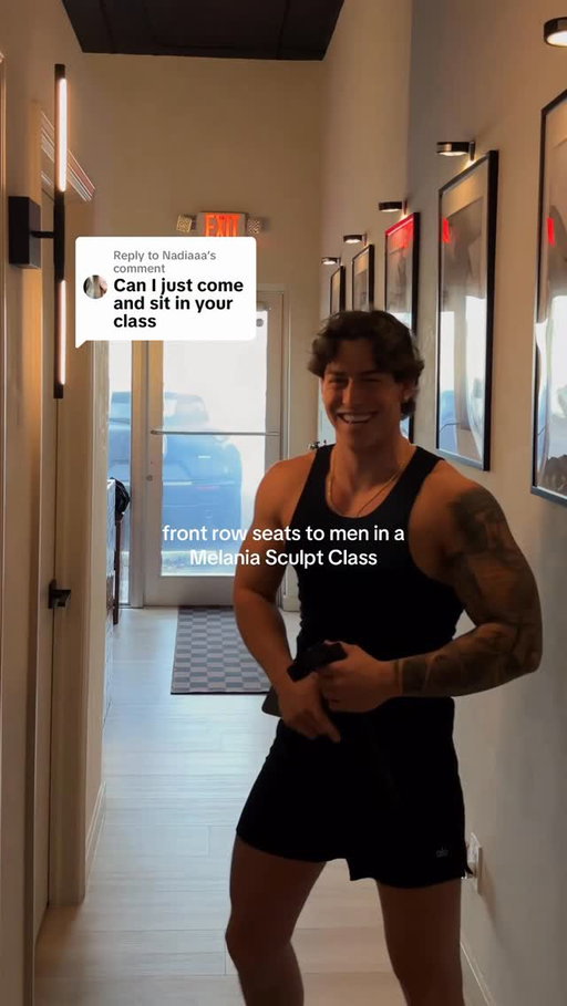 Grab your popcorn and take a seat to your favorite show is on 🍿

If you’re up for the same challenge and same workouts from home, it’s in my bio ⭐️

#matworkout #matpilates #mendoingpilates #boysvsgirls #sculpt