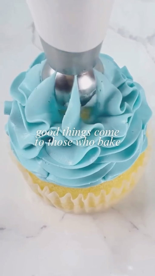 A little patience, a piping bag, and suddenly everything falls into place - one swirl at a time. 😋🧁