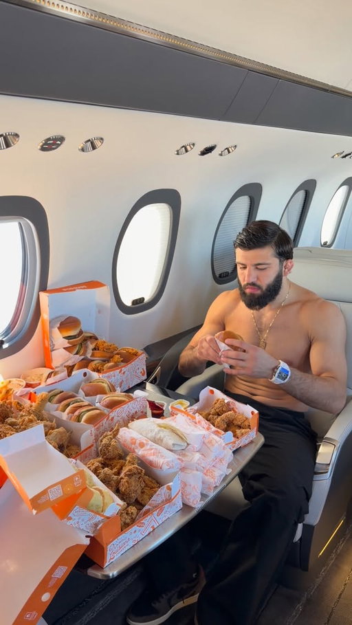 Im on that Daniel Cormier diet 🍗😂