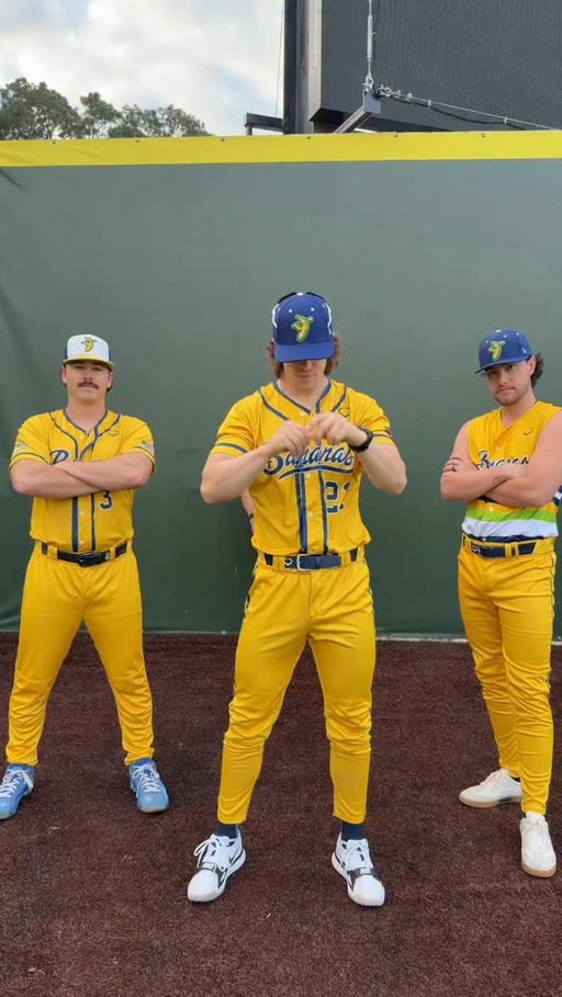 Proof that everyone looks better in a Firefighters jersey 😮‍💨

#firefighters #bananaball #baseballboys #jerseytransformation