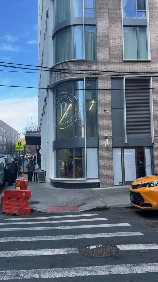 My foodie paradise a.k.a. @butterfieldnyc has officially opened in Long Island City! 🥐🍣

This location is more café-style, so it’s not meant for full grocery shopping — but you can still grab some of their Manhattan-location favorites, like baked goods, fresh sushi, and of course their iconic froyo.

Would you stop by for a bite or a sweet treat? Let me know below 👇🏽

#ButterfieldMarket #LongIslandCityEats #NYCFoodFinds #Queensfoodie #NYCFoodie