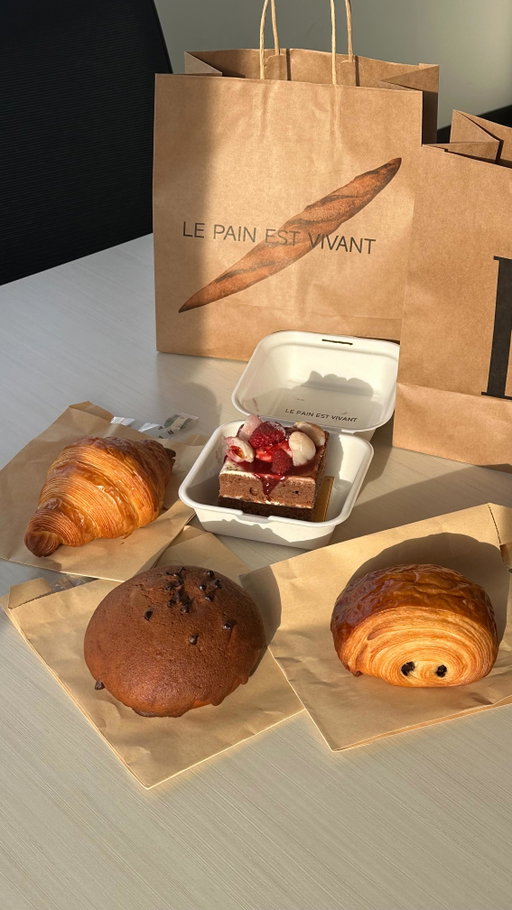 New bakery alert in Bellevue 🥐👀

Stopped by @ba.bakehouse.usa during their soft opening and had to do a mini office taste test. The croissants were HUGE with insane flaky layers (especially the butter and chocolate ones), and the papa roti was so good my team went back to buy their own! Need to go back to try their other items! 

📍BA Bakehouse 
550 106th Ave NE, Ste 102, Bellevue, WA 98004