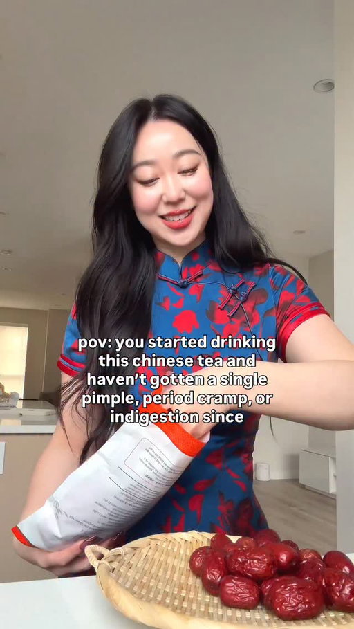 NO MORE BLOATING, INFLAMMATION, OR DRYNESS 😮

Glad we’re all chinese baddies now! Since I have been chinese for decades and I grey up with a TCM mom, I’m sharing the hacks 🥹

Jujubes support digestion, goji berries provide an antioxidant boost, ginger reduces inflammation, pears soothe the throat and moisten the lungs. 

How I make my daily TCM tea: 
—soak jujubes in water 
—peel and slice ginger 
—boil water in a pot 
—add peeled pear, jujubes, goji berries, ginger
—optional: add any tea of choice and rock sugar 

WOULD YOU TRY THIS?? 

-

#chinese #traditionalchinesemedicine #tcm #chinesegirl #chinesenewyear