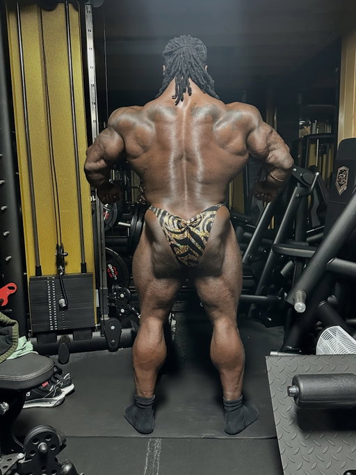 .

Here you go, check out my recent update in cleanse phase before starting the season this week. 

Time to grow and revitalize this old boy. 👑

Powered by:
@williambonacsignature
@gym80international 
@limitless_biochem_eu 
@suesue8779 
@candrick29 
@bossofoutlaw

#bodybuilding #gym80 #williambonacsignature #fitness #williambonac