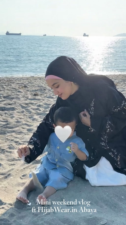Missing summer’25☀️
Wearing abaya from @hijabwear.in , been looking for a simple black abaya with subtle detailing and found this. Love the material and feel✨
.
.
#summer #throwback #abaya #modestclothing
