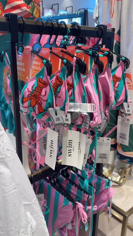 Viral for a reason…😍🦞 This could be the bikini of the summer 👙✨
