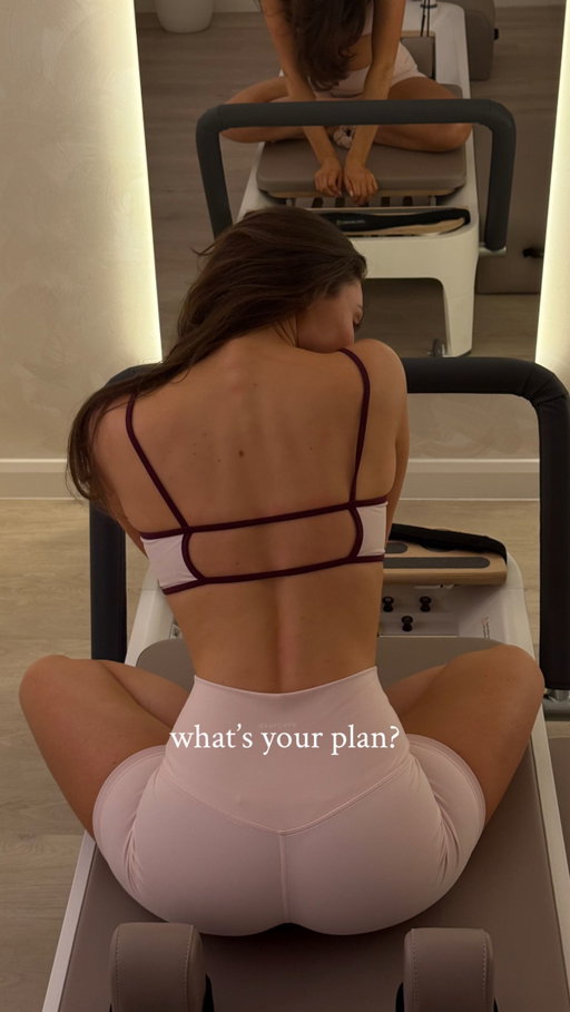 the plan: investing in myself 🖤

- hydration
- antioxidants 
- fibre 
- protein 
- gentle movement 
- sleep 

#motivation #pilates #healthy #healthyfood #wellness