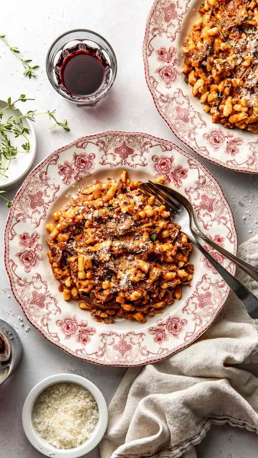 We are getting absolutely *slammed* with snow and relentless cold (like, colder than normal…) weather and the only cure is more braised meat pastas. 🙌🏻

If you’ve never slow-cooked duck legs before, I’m here to tell you that it’s exactly the same process as braising short ribs: season well, give ‘em a good sear, sauté all your aromatics, add lots of liquid (including a really nice red wine), return everything to the pot, then cook low and slow until the bone simply falls out.

Instead of serving this with traditional pasta, I went with spaetzle and I am ✨BEYOND✨ proud to report that all three of my children devoured this. We have crossed some magical threshold and, while I almost don’t want to jinx it by even uttering the words out loud, I also kind of want to scream from the roof tops that my picky child now loves duck.

Please just let me have my moment, this is a big deal. 😂

✨Comment recipe and I’ll send it straight to your inbox✨

https://www.wellseasonedstudio.com/spaetzle-with-braised-duck-leg-ragu/

#comfortfood #braised #ragu #pastasauce