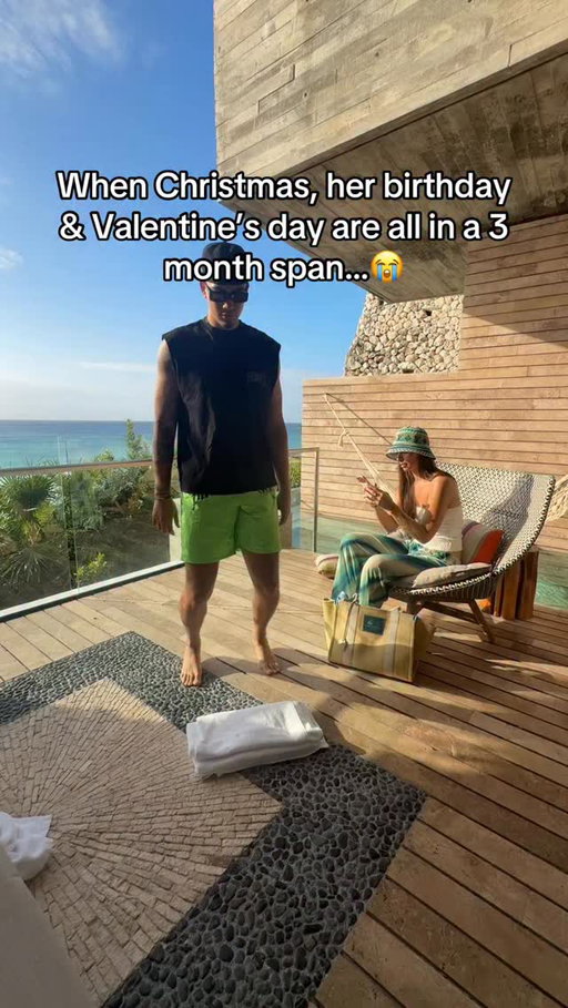 Pockets hurting this time of year man 😪😂 
•
•
•
#couple #girlfriend #jdub #relatable #dating