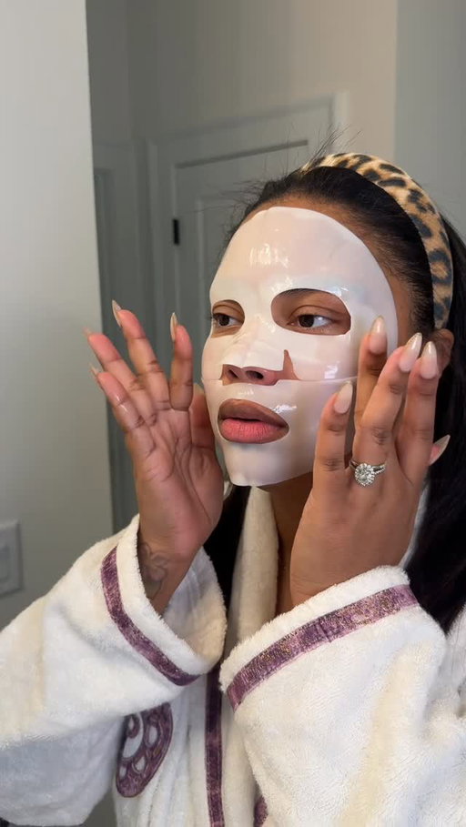 New year, renewed skin (even on mom sleep).
I’ve been loving this simple K-beauty routine, and the Super Root Ginseng Facial Oil is the glow step l’ll never skip +
Shop @peachandlily exclusively at @ultabeauty
#ultabeauty #ulta #ad @shop.ltk #liketkit 

Comment GLASS SKIN below to receive a DM with the link to this post on my LTK ⬇ https://liketk.it/5P6K3