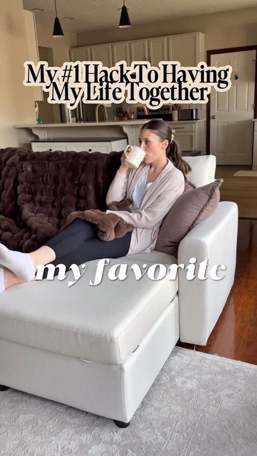 My fave hack to feeling like I have my life together. @linsyhome_official #linsyhome #rubikiii #modularcouch #momlife