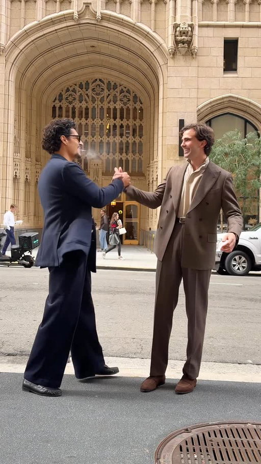 When you run into someone who also plays the sport of suiting up and dressing well… 

We’re brothers now @bielvalldo