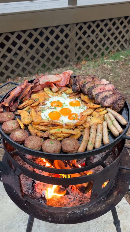 The Meat Lovers Breakfast Skillet 🍳🥩🔥

Comment “recipe” to get it sent to you!