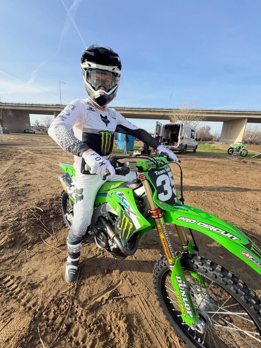 Daytona 🔜 
@foxmoto 

Thank you 
@racekawasaki @ryanholliday
@tk_tyler_keefe  @thefamilie_
@broctickle @tickleperformance

@teamgreen_kawasaki
@procircuit78 
@ryanvillopoto
@monsterarmy @nikambriz @schalkoff
@foxmoto @alipps194 @kdayinthelife  @matttmora
@bellhelmets @dannyminney
@ridedunlop @robfox10
@oakleymotorsports @acain101
@renthal_moto @paulperebijnos
@throttle_syndicate
@hinsonracing
@didchain
@_xtrig_
@ethika @johnnylouch @benntafoya
@rynopower
@asterisk_usa
@iamspecialized @curtiskeene
@maximausa @dogger89
@matrixconcepts
@hinsonracing
@acerbisusa
@toyota_of_redlands @toyotaredlandsmotoraports
@worksconnection
@ogio_powersports @ogio @plo_80
@cmykpnt @npappas35
@amychristine_p @ornelas100
@motosportinc 
@dubyausa
@apdesignsusa
@racetechtitanium
@vpracingfuels
@techtouchusa @technicaltouchracing
@twin_air
@arclevers  @KawasakiUSA
@pcraceteam  @teamgreen_kawasaki
AZ39forever💚
