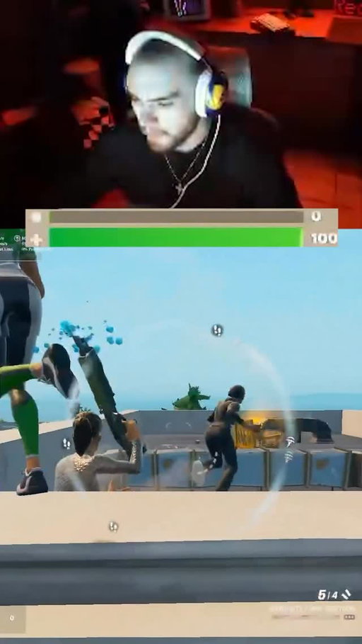 4 kills in 4 seconds 🤯