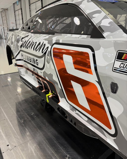 Clashin. 

Pumped up to keep @bradkeselowski seat warm for the weekend.