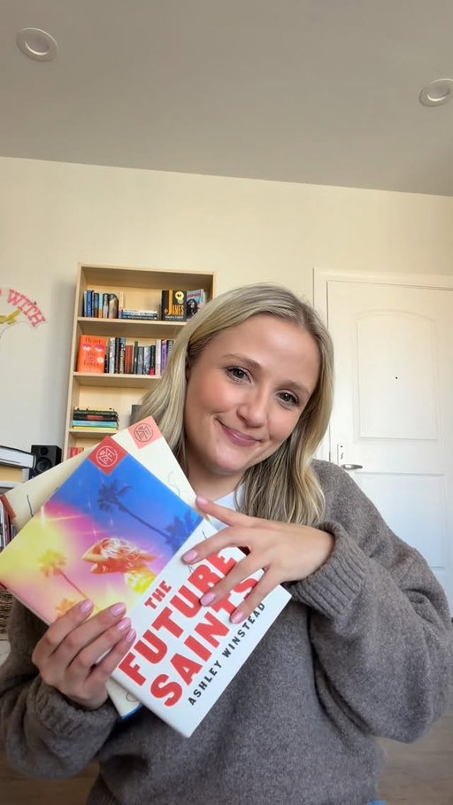 Finally received my BOTM after 4 weeks so lets do a lil unboxing 📚💌 

#bookofthemonth #botm #bookunboxing